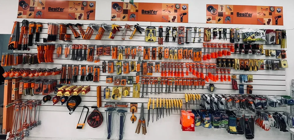 Painel completo de ferramentas manuais e acessórios Bestfer na Jhow Mais