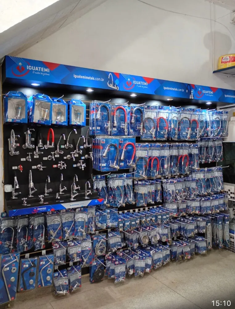 Expositor de torneiras, flexíveis e acessórios hidráulicos Iguatemi na Jhow Mais